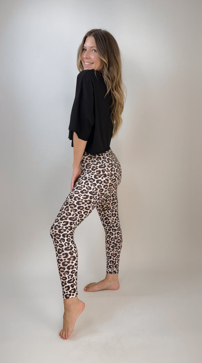 T-Shirt cropped geschnitten