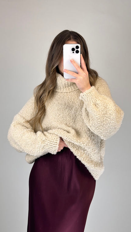 Boucle Pullover mit Rollkragen