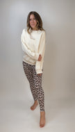 Sweater mit Good Vibes Aufdruck