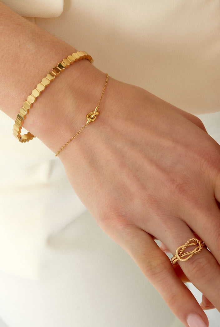 Schlichtes Armband mit Knoten Detail