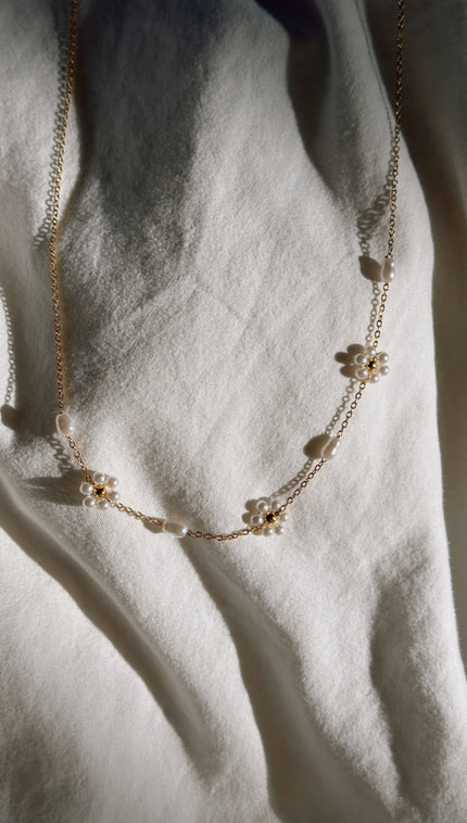 Blümchen Kette Gold
