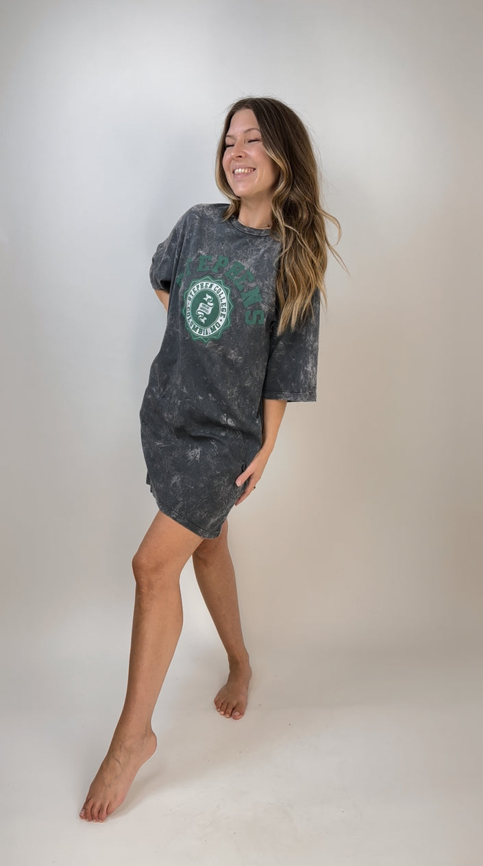 T-Shirt in washed Optik mit Print