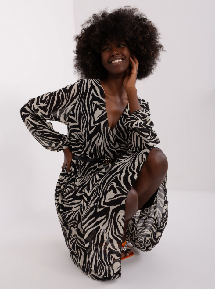 Kleid in Zebra Optik und Gürtel