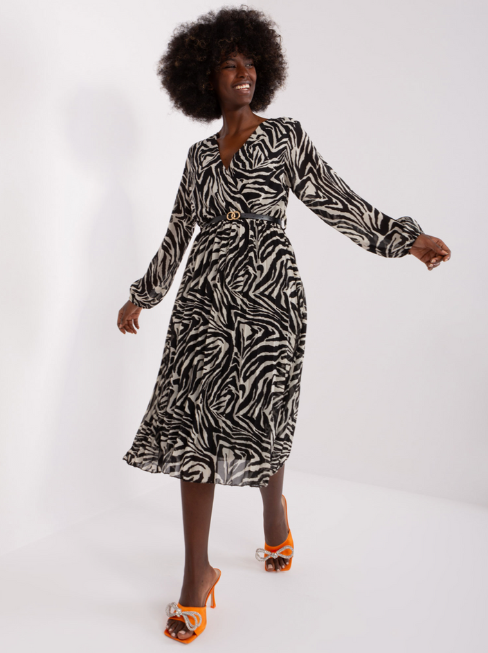 Kleid in Zebra Optik und Gürtel