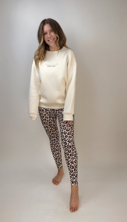 Sweater mit Good Vibes Aufdruck