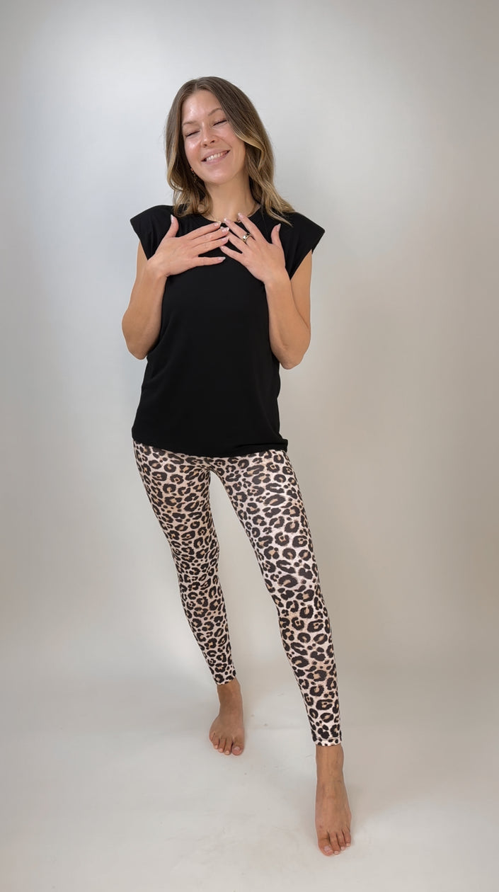 T-Shirt mit Schulterpolster